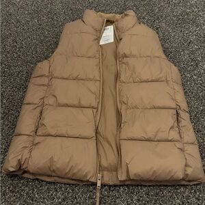 Womens gap vest size small